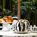 Апарт-готель La Romana Luxe Et Serenite Au Coeur De Spacieuses Avec Jardin Enchanteur Сен-Тропе