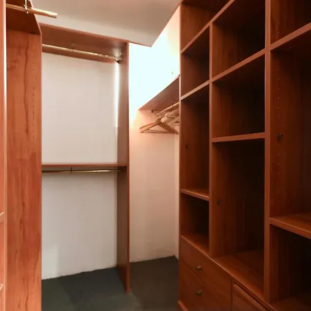 Lägenhetshotell La Romana Luxe Et Serenite Au Coeur De Spacieuses Avec Jardin Enchanteur Saint-Tropez